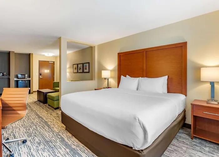 Comfort Inn & Suites West Des Moines
