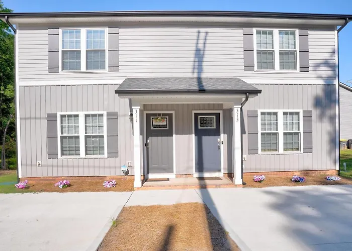 Kannapolis Elegant Townhouse - Pet Friendly