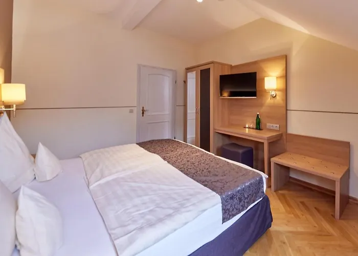 Hotel Sankt Maximilian "Inklusive Parkplatz"