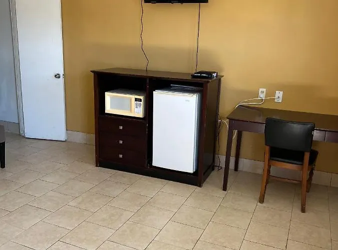 Budget Inn Decatur Priceville