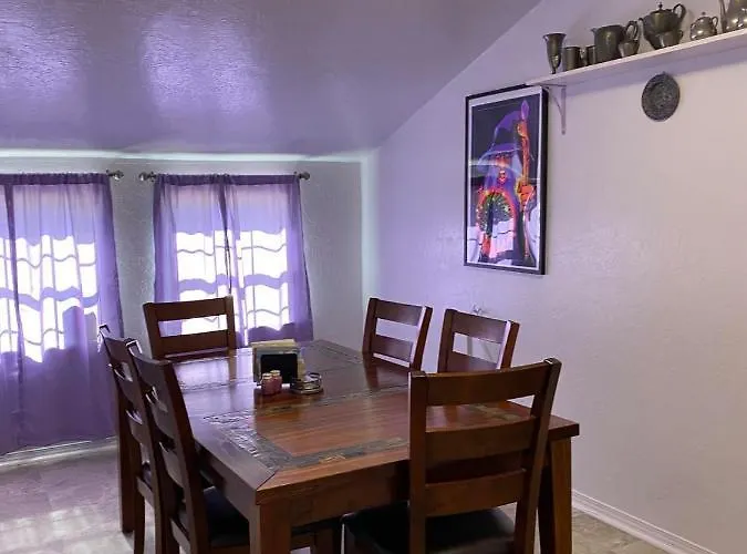 Quick 1 Mile To Ft Sill! Wizard Cottage Sleeps 5 Adults & Pets Welcome!