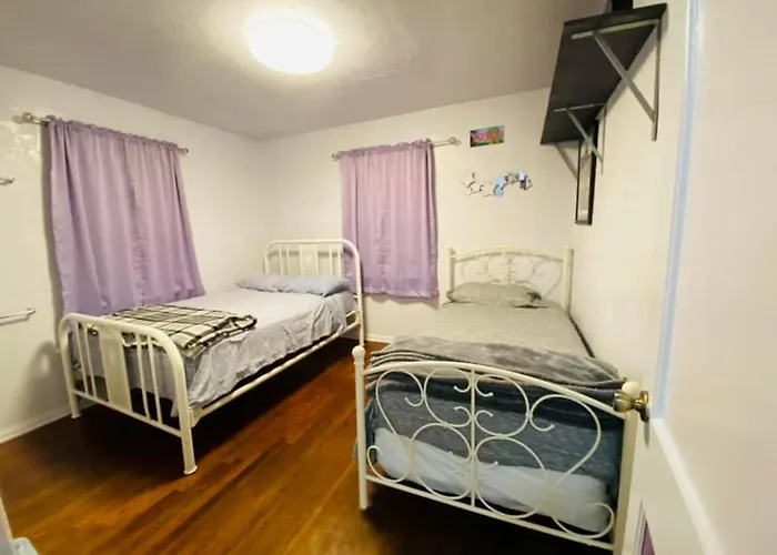 Quick 1 Mile To Ft Sill! Wizard Cottage Sleeps 5 Adults & Pets Welcome!