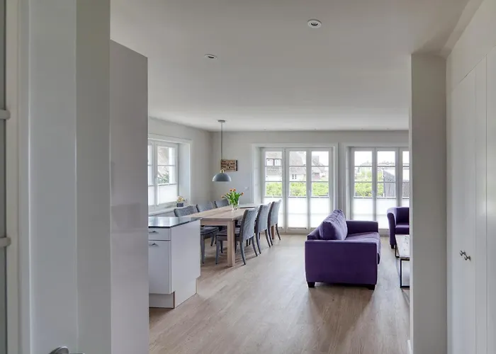Rantum Dorf - Ferienappartments im Reetdachhaus 3&4