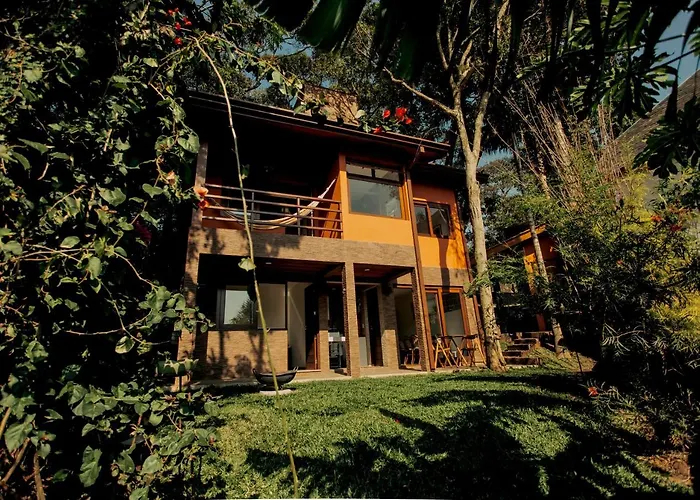 Casa na montanha em condomínio de alto padrão