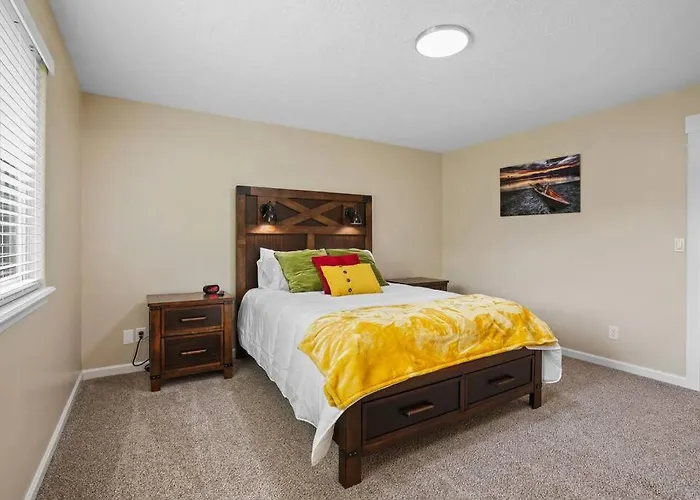 Remodeled, Charming Retreat On The City'S Doorstep