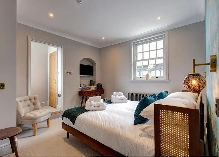 The Railway Hotel By Barefoot Retreats