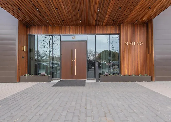 Upscale Rainey St Condo Homes - Peloton, Gym, Rooftop Pool, Wifi Included