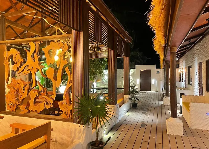 Atholhu Residence
