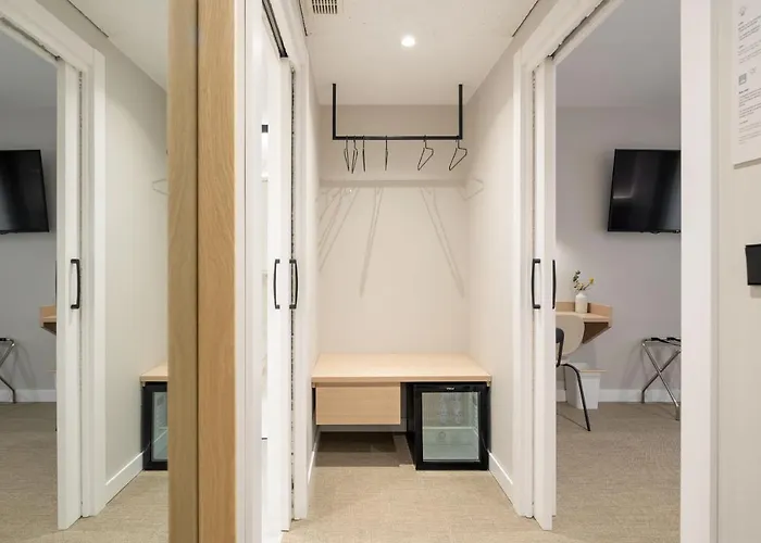 Nirea Hotel