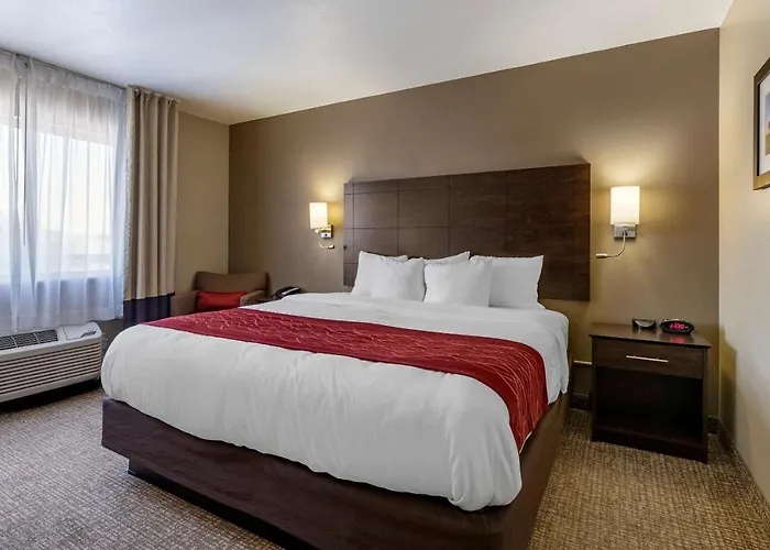 Comfort Inn & Suites Waterloo - Cedar Falls