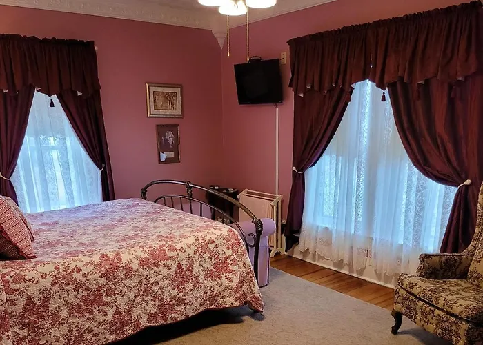 Prairie House Manor Bed And Breakfast