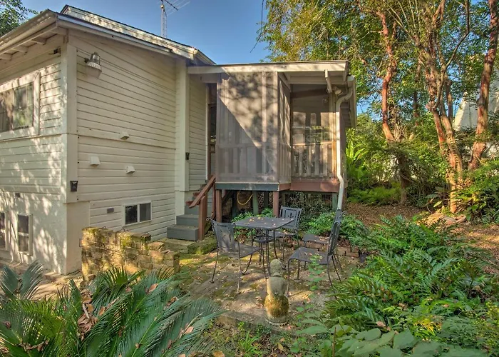 Pet-Friendly Natchez Home: Walk To Downtown!