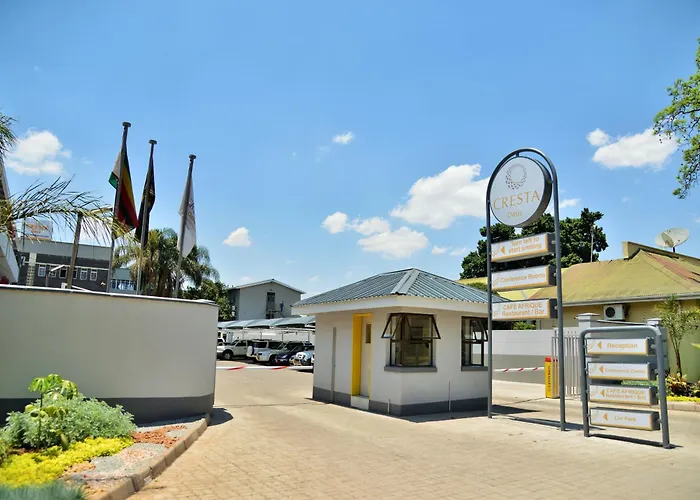 Cresta Oasis Hotel