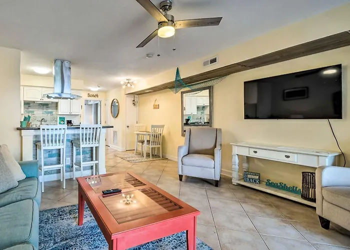 Coastal Condo W/ Pool Access - Steps To Beach