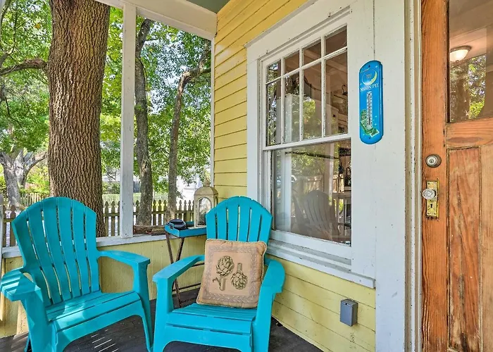 'Moon Pie Cottage' Near Downtown Ocean Springs!