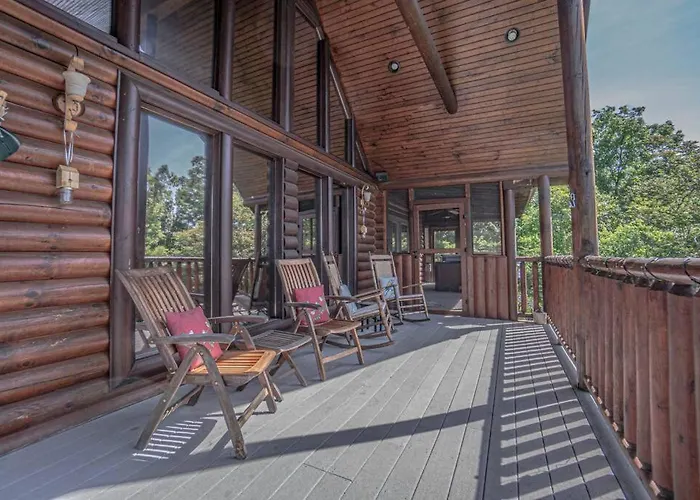 Smoke Rise Lodge - Lake Front, Luxury Cabin, Hot Tub,