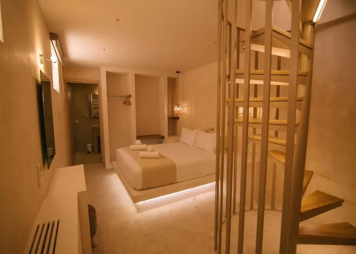Mani Luxury Suites And Studios In Gytheio With Private Pools