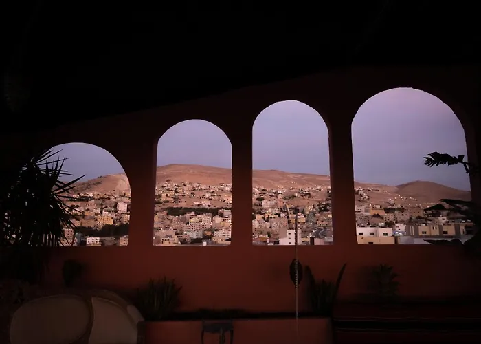 Nomads Hotel