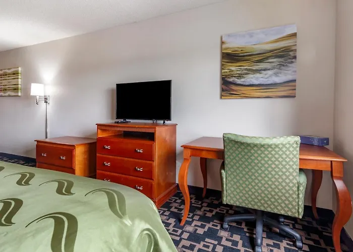 Quality Inn Redgranite