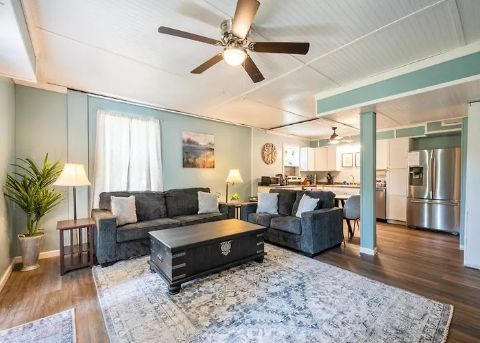 Stylish 2Br Unit Near Roswell & Woodstock