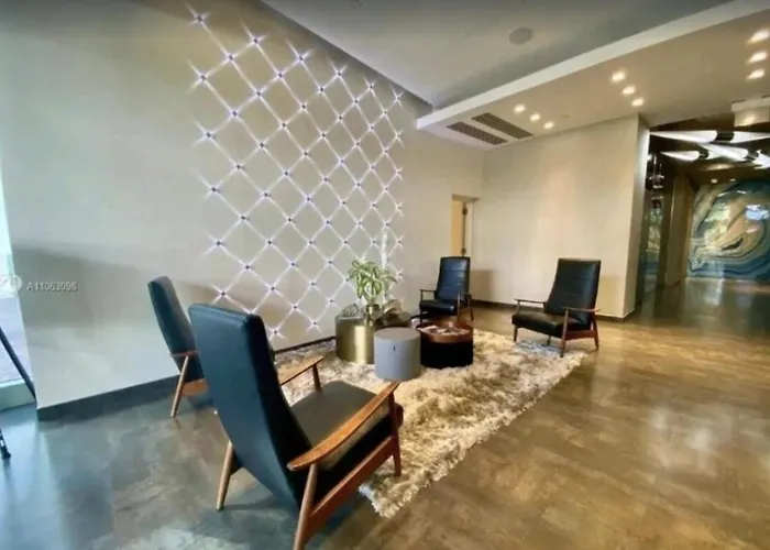 Beautiful 1Bd 1Bth At Midblock Free Parking