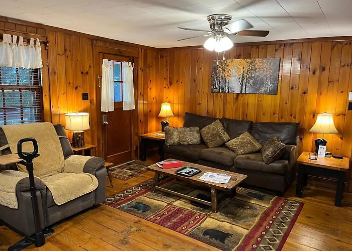 Cozy Cabin Pet Friendly Ada Compatible