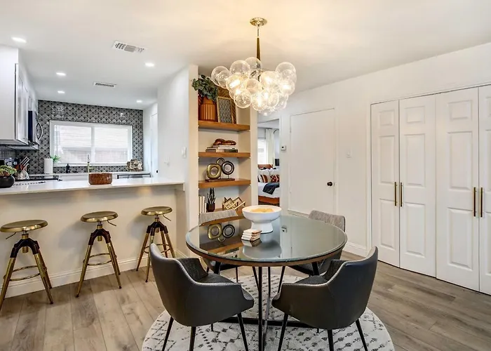 Stylish Allen Home Near Watters Creek Village