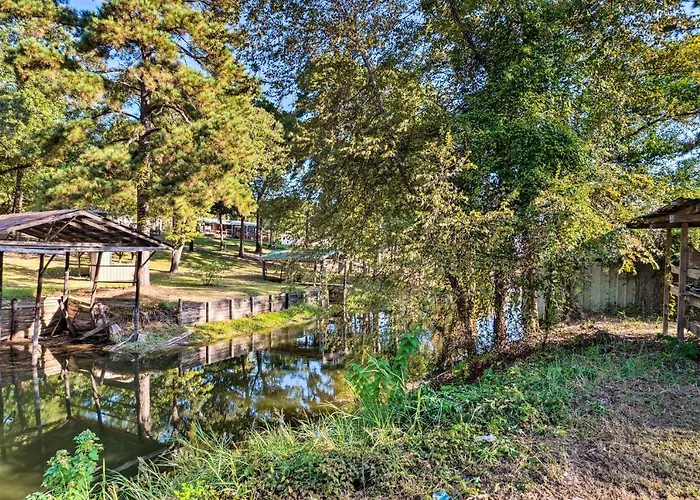 Lovely Toledo Bend Studio W/ Scenic Views!