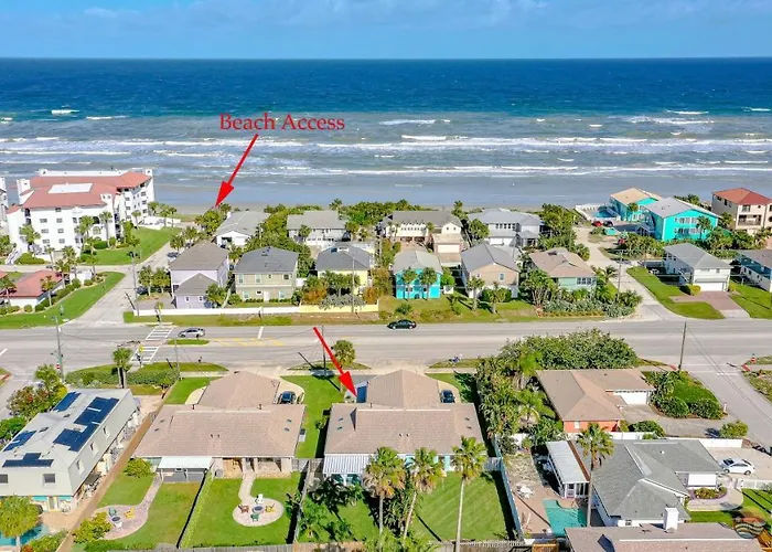 Dog Friendly Home Wprivate Fenced Yard, Garage & Fire Pit Steps To The Beach!