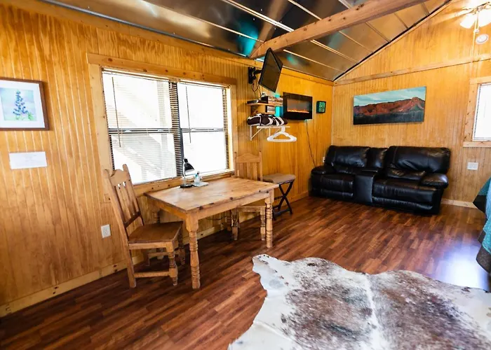 Walnut Canyon Cabins