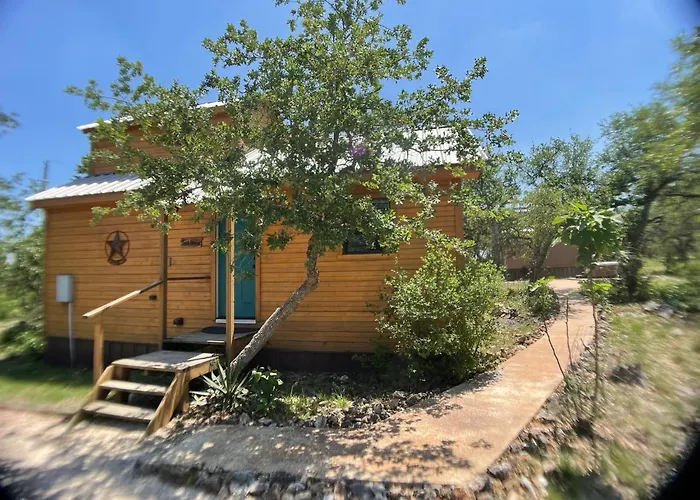 Walnut Canyon Cabins