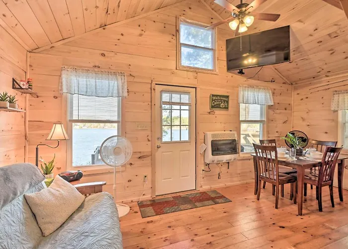 Pet-Friendly Ellsworth Cottage On Branch Lake