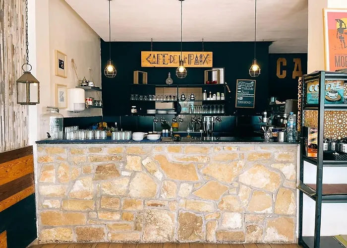 La Paix Hotel , Restaurant