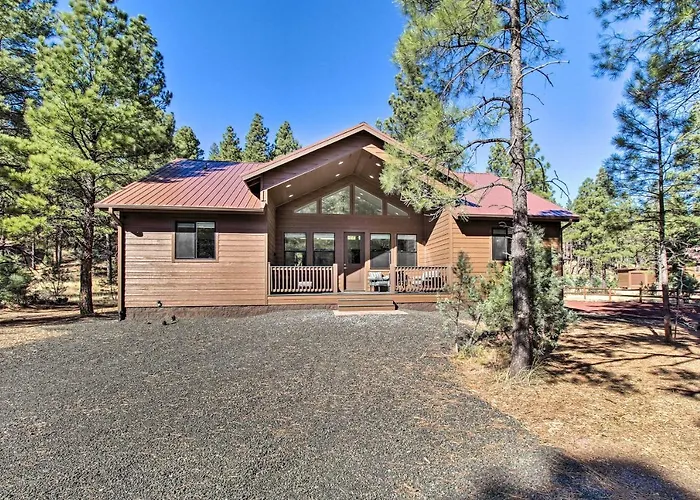 Pet-Friendly Show Low Cabin: Near Hiking!