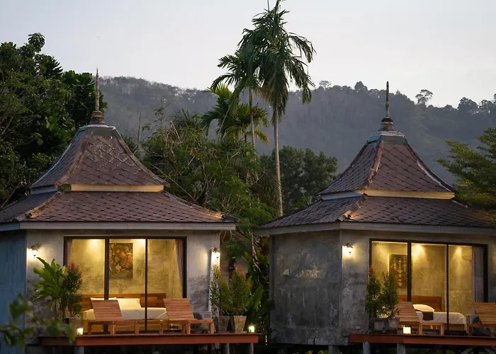 Anodard Phuket, Nai Yang Beach