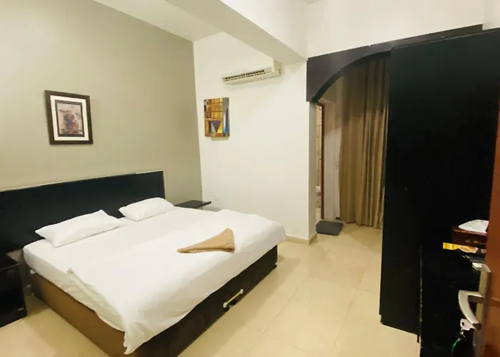 Al Multaqa Hotel