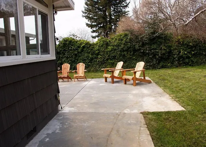 Newly Renovated Arcata Sunny Mid-Century Gem