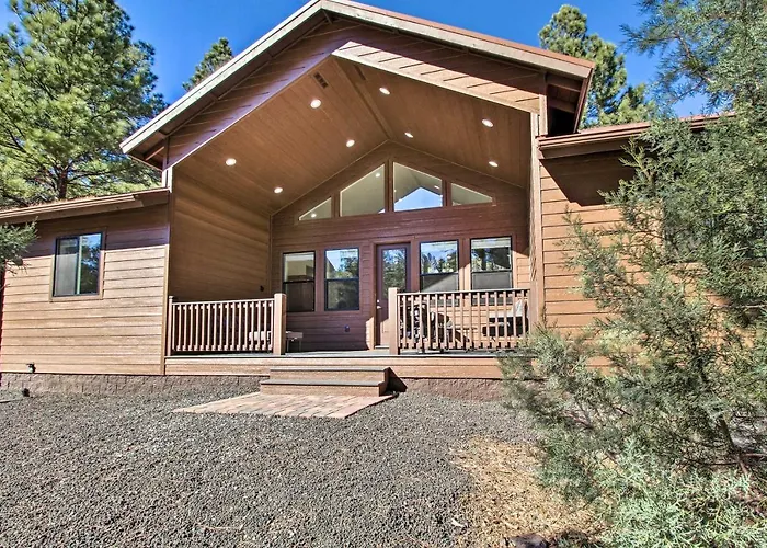 Pet-Friendly Show Low Cabin: Near Hiking!
