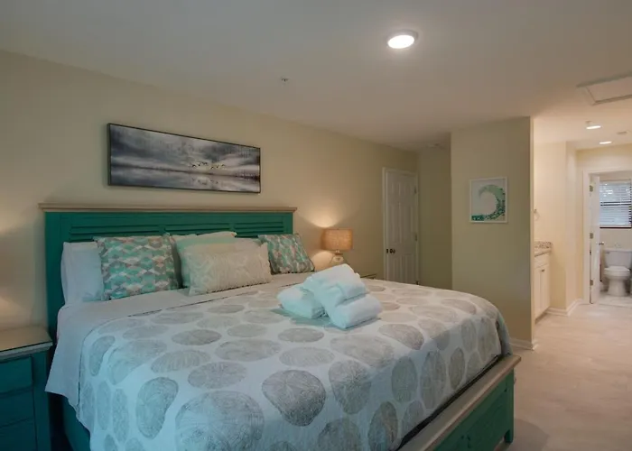 Spacious Condo In The Heart Of Hilton Head