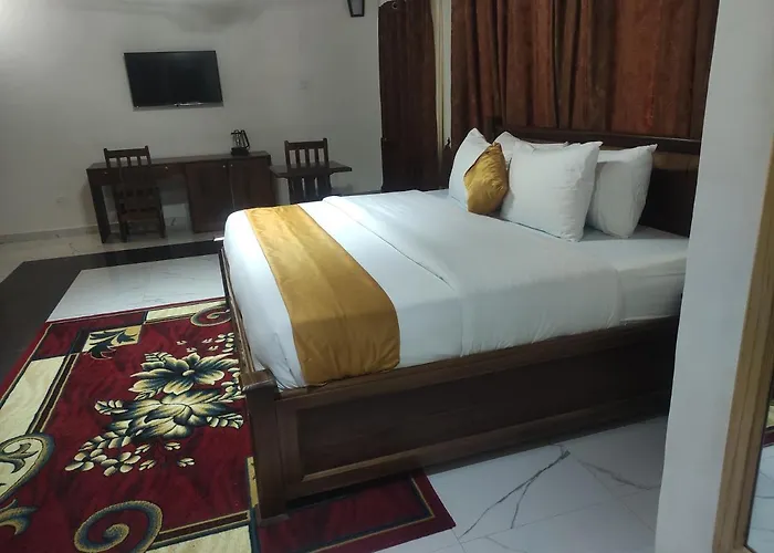 Bassi Hotel