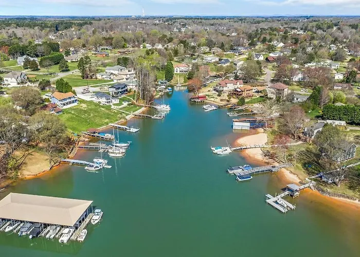 Cozy Lake Home - Jacuzzi King Bed Marina Access