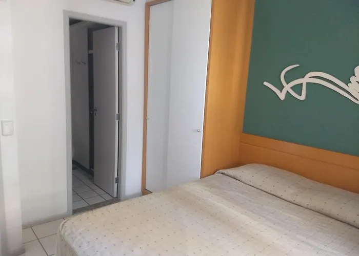 Bristol Praia do Canto Apart Hotel