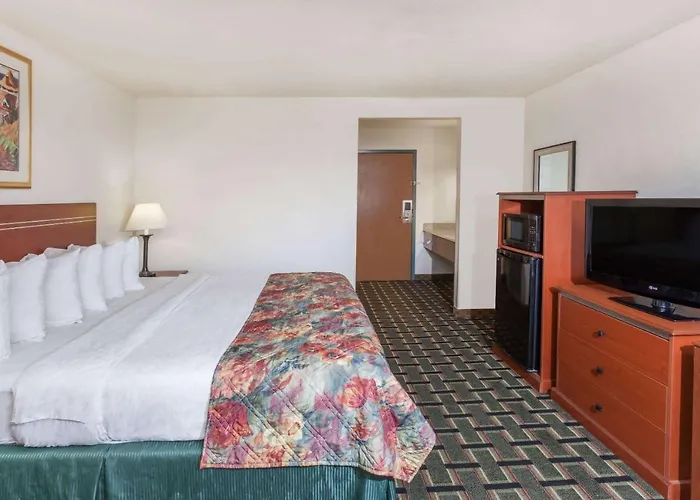 Baymont By Wyndham Decatur