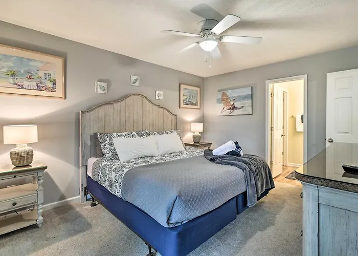 True Blue Golf Resort Condo - 3 Mi To Beach!