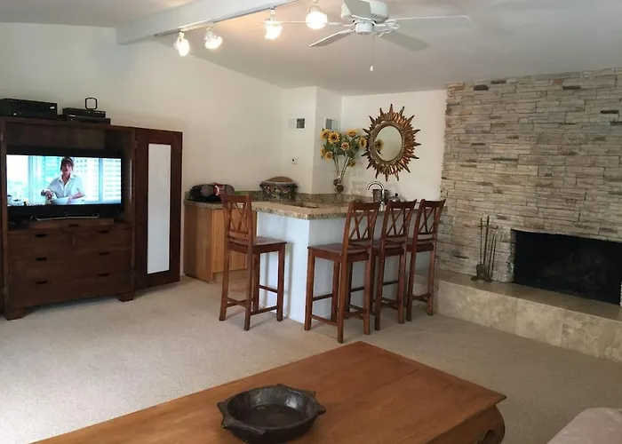 Spectacular Luxury 3000 Square Ft House On 1/3 Of Acre