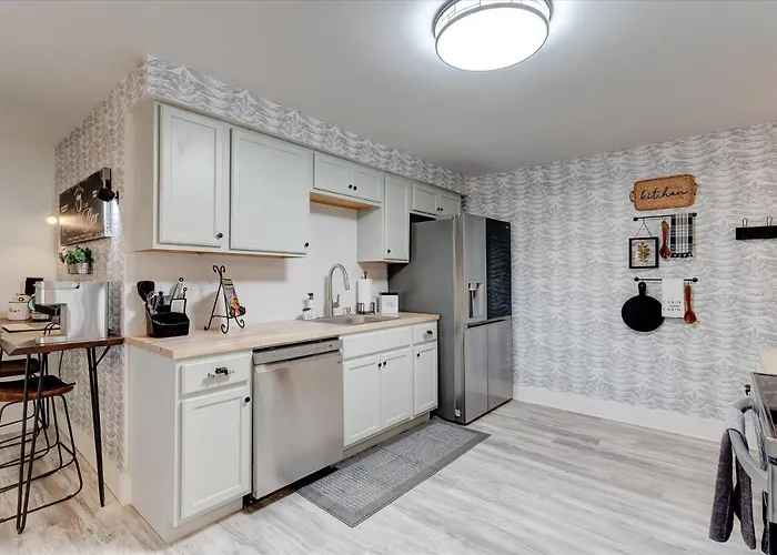 The Pet Friendly Cub Cabin