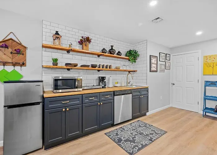 Trendy & Hip South Side Studio Walk To Downtown