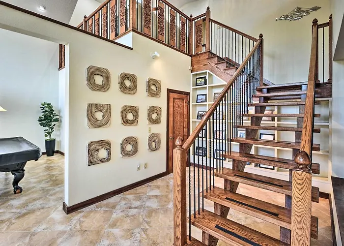 Riverfront Deland Home W/ Pool, Near Daytona!