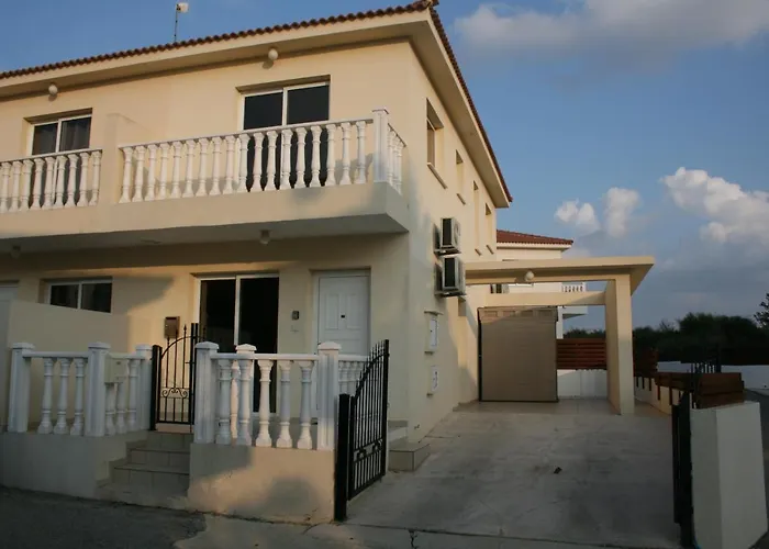 Nissi Villa