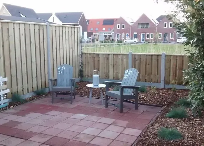 Knus En Compleet 2-Persoonsappartement Vlak Bij Zee, Met Tuin En Airco